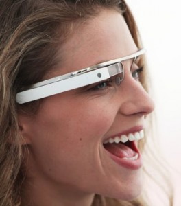fot.Project Glass/ Nowy gadżet Google’a, niewiele rożniący się od zwykłych okularów, ma szansę przyciągnąć szerokie grono użytkowników