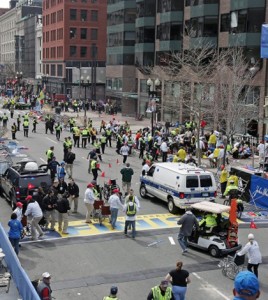 fot. PAP/EPA/STUART CAHILL / THE BOSTON HERAL - W maratonie startowało 29 Polaków, ale nie zginął żaden polski obywatel