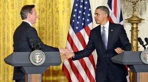 Prezydent Obama podczas poniedziałkowego spotkania z premierem Cameronem fot. Michael Reynolds/PAP/EPA