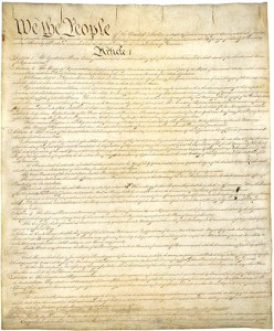 Pierwsza strona Konstytucji USA fot. U.S. National Archives and Records Administration