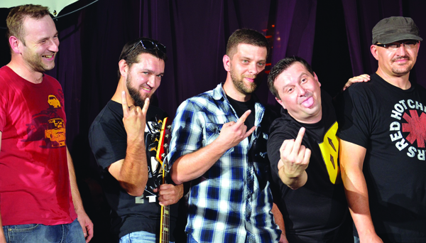 „Autofobia”. Od lewej: Szymon Grych (perkusja), Marek Bardo (bas), Adam Maszczak (gitara), Grzegorz Wielgat (wokal) i Teodor Jarszak (gitara, wokal)