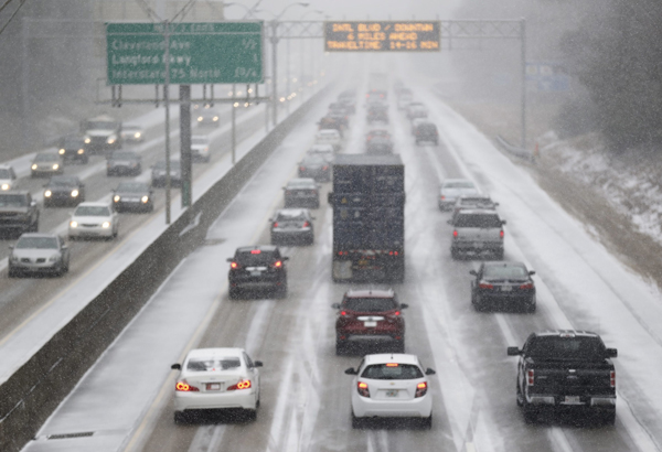 Śnieg sparaliżował ruch na drogach Atlanty fot.Erik S. Lesser