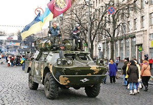 Protestujący na ulicach Kijowa fot.Sergey Dolzhenko/PAP/EPA