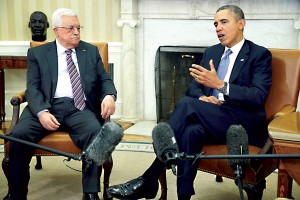 Prezydent Barack Obama (z prawej) podczas spotkania z prezydentem Autonomii Palestyńskiej Mahmudem Abbasem fot.Alex Wong/POOL/PAP/EPA