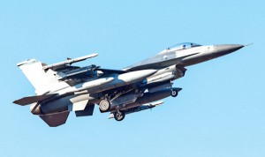 Myśliwiec F-16 fot.Grzegorz Michałowski/PAP/EPA