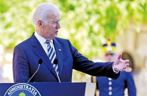 Wiceprezydent USA Joe Biden fot.Robert Ghement/PAP/EPA