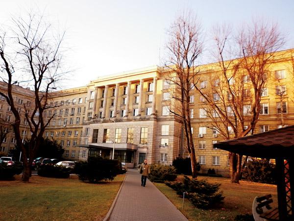 Gmach Agencji Bezpieczeństwa Wewnętrznego przy ulicy Rakowieckiej w Warszawie fot.Lukasz2/Wikipedia