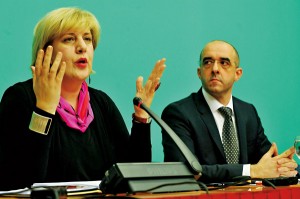 Dunja Mijatovic (z lewej) fot.Lajos Soos/EPA