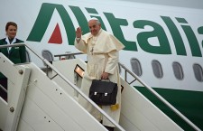 Pope Francis leaves for Turkey