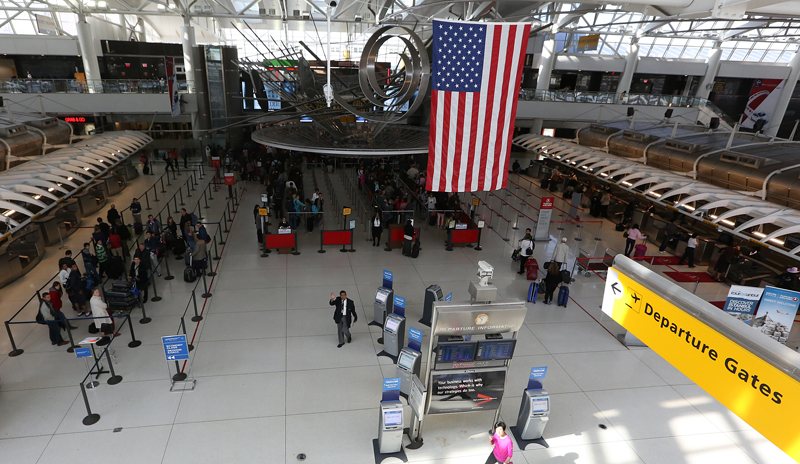 Lotnisko im. Johna F. Kennedy  w Nowym Jorku fot.Justin Lane/EPA