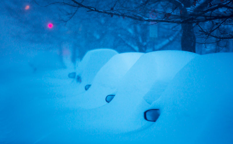 Od piątku w Waszyngtonie spadło ponad 70 cm śniegu fot. Jim Lo Scalzo/EPA