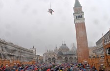Venice Carnival: 'Eagle's flight'
