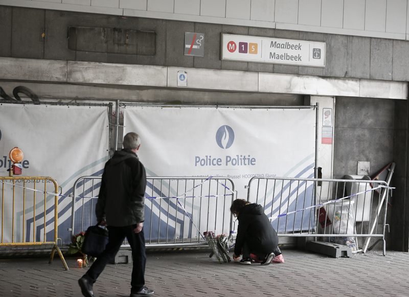 Zamknięta stacja metra Maelbeek fot.Olivier Hoslet/EPA