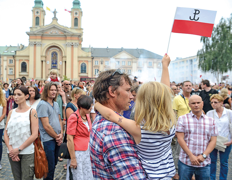 Godzina “W” (17.00) w Warszawie, 1 sierpnia 2014 roku fot.Jakub Kaminski/EPA 