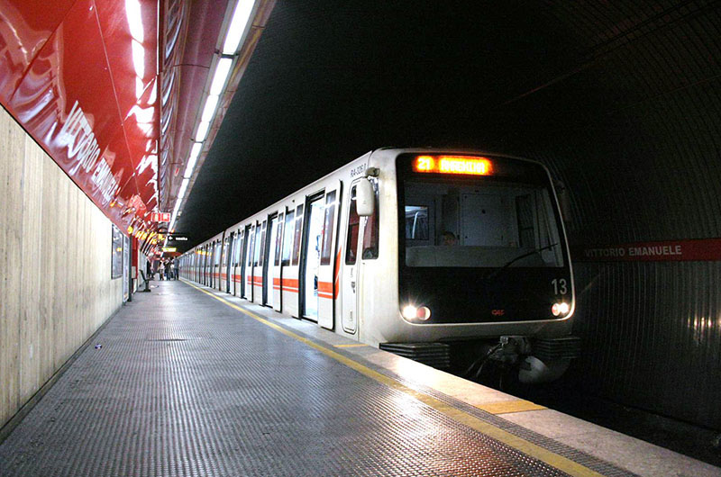 Stacja metra w Rzymie fot.Mauritsvink/Wikipedia