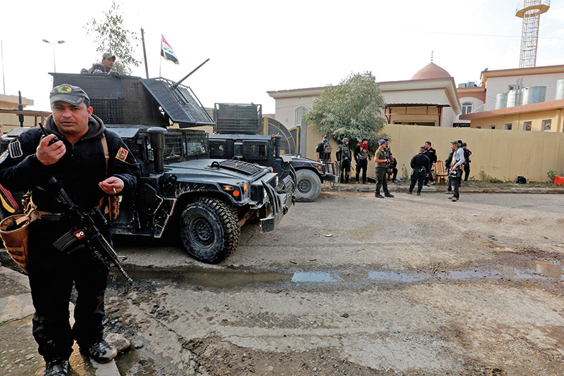 Przedmieścia Mosulu fot.Ahmed Jalil/EPA