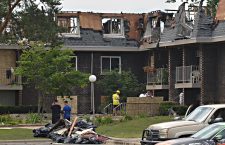 Groźny pożar zniszczył trzy budynki kompleksu apartamentowego w Prospect Heights (13)