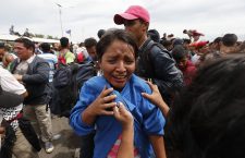 Thousands of Honduran migrants cross into Mexico
 from Guatemala, Tec? Um? - 19 Oct 2018