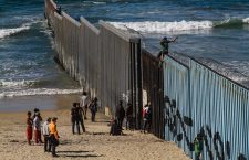 Migrant caravan traverses northwestern Mexico while the US reinforces military presence at the border, Tijuana - 14 Nov 2018